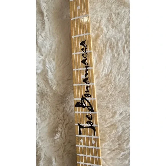 Back Scratcher - Joe Bonamassa 1972 Firebird V Medallion Series NEW Original Box - Picture 7 of 8